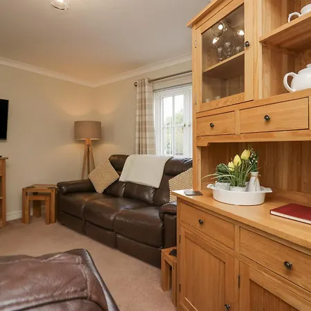 Betty's Mews Апартаменты *